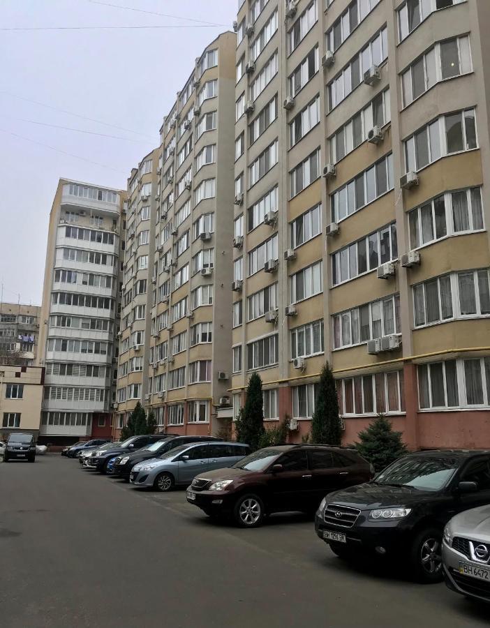 Apartments & Vernissage On Kostandi Street Odessa Eksteriør billede